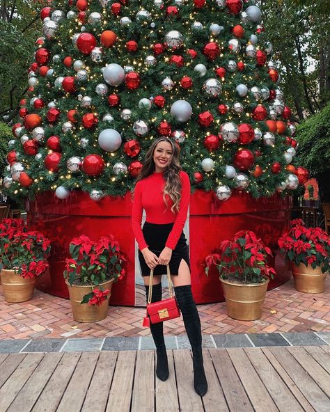 ‘Tis the season…to wear red ❤️ Who is still shopping all the amazing Black Friday deals? My outfit is from @shoppriceless and it’s… Red Christmas Outfit, Hoddies Outfits, Christmas Fashion Outfits, Christmas Poses, Jessica Ricks, Trendy Christmas Outfits, Cute Date Outfits, Cute Christmas Outfits, Red Sweater Dress