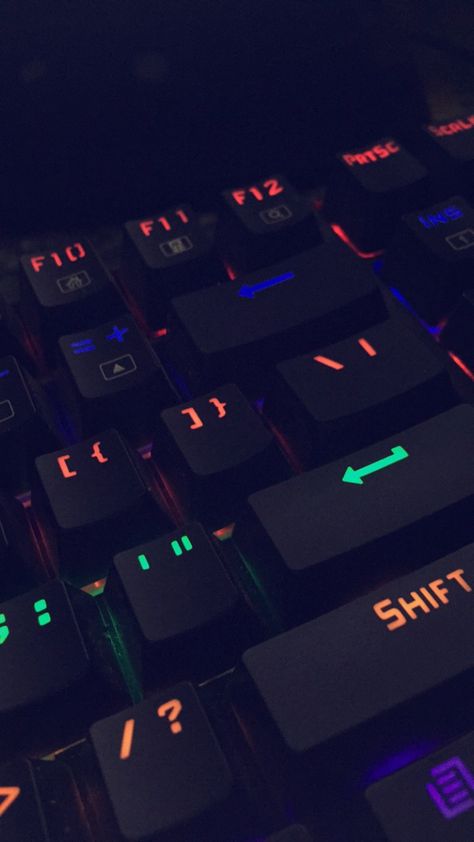 Keyboard Gaming Aesthetic, Programmer Wallpaper Iphone, Programming Aesthetic Wallpaper, Wallpaper Keyboard Aesthetic, Gaming Background Wallpaper, Computer Aesthetic Wallpaper, Programmer Wallpaper, Programming Wallpaper, Computer Screen Wallpaper