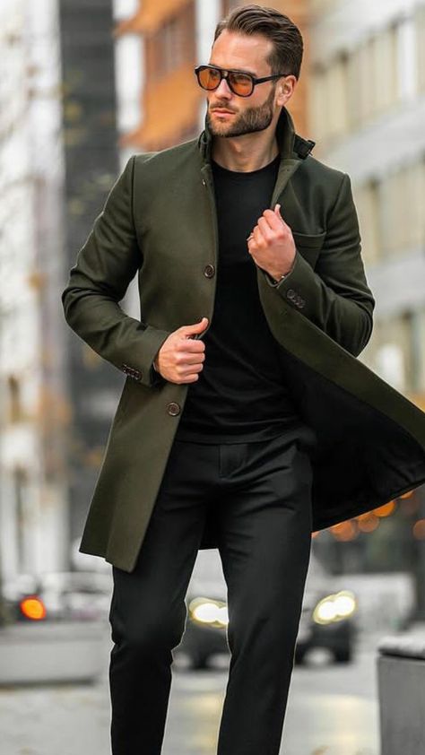 Green Coat Outfit, Mens Business Casual Outfits, Men Coats, Casual Chique, Men Stylish Dress, Winter Outfits Men, Sweatpants Set, Latest Mens Fashion, Business Casual Men