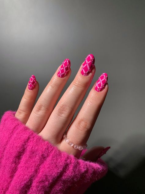 Fun bright pink nails in honour of the new Barbie movie 💗🌸🎀 #barbie #barbiemovie #pink #pinknails #pinknaildesigns #cutenaildesigns #cutenailart #pinknaildesigns #nailpolish #nailinspiration #nailideas Barbie Design Nails, Barbie Pink Nails Aesthetic, Barbie Nail Art Design, Holiday Pink Nails, Bright Pink Nail Art, Barbie Nails Aesthetic, Barbie Movie Nails, Barbie Nails Design, Bright Holiday Nails