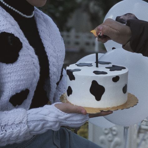 #cowgirl #cow #aesthetic #birthday #birthdayvibes Cowgirl Aesthetic Birthday, Cow Aesthetic, Aesthetic Birthday Cake, Cow Birthday Parties, Aesthetic Birthday, Cow Birthday, Cowgirl Aesthetic, Cow Girl, Cow