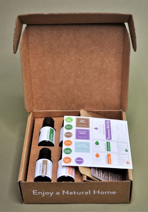 Essential Oils Packaging Ideas, Pr Package, Esential Oils, Essential Oil Box, Simply Earth, Essential Oil Gift Set, Cypress Essential Oil, Cosmetic Creative, Oil Paper