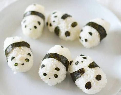 Panda Sushi, Resep Sushi, Koreansk Mad, Lots Of Food, Panda Bears, Cute Baking, Think Food, Japanese Snacks, Kawaii Food