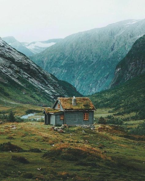 Norway House, Ecological House, Build Your House, Beautiful Cabins, Small Cabin, Cabin In The Woods, Destination Voyage, Cabins And Cottages, Cabin Life