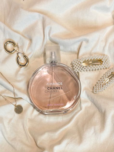 Dainty jewelry is perfect for everyday wear. #aesthetic | aesthetic jewelry | chanel perfume | flat lay | aesthetic flat lay | detail aesthetic | chunky gold hoop earrings | trendy jewelry Chance Chanel Perfume, Chanel Aesthetic, Chanel Chance, Chanel Fragrance, Details Aesthetic, Chunky Gold Hoop Earrings, Chanel Brooch, Dior Perfume, Chanel Perfume