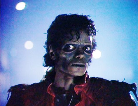 You should dance Thriller every Halloween!!! If you don't know it learn it! Michael Jackson Thriller Dance, Thriller Video, Michael Jackson Thriller, Old School Music, Evil Dead, Music Video Song, The Jacksons, King Of Pops, Zombie Apocalypse