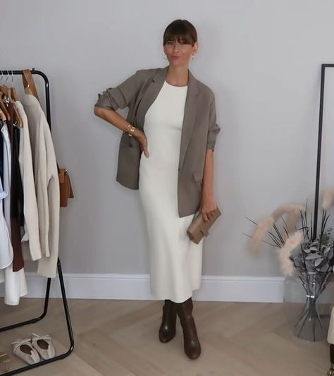 How To Style A Midi Bodycon Dress, Style Long Bodycon Dress, Cream Long Dress Outfit, Bodycon Shirt Outfit, Grey Bodycon Dress Outfit Casual, Tan Bodycon Dress Outfits, Cream Bodycon Dress Outfit, Knit Long Dress Outfit, Midi Shirt Dress Outfit Winter