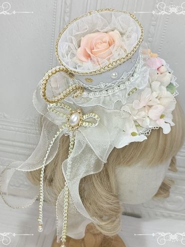 Pastel Hair Accessories, Cute Head Pieces, Aesthetic Hats Vintage, Hat Design Ideas, Fantasy Hats, Fantasy Hat, Aesthetic Hat, Topi Vintage, Tea Cup Design