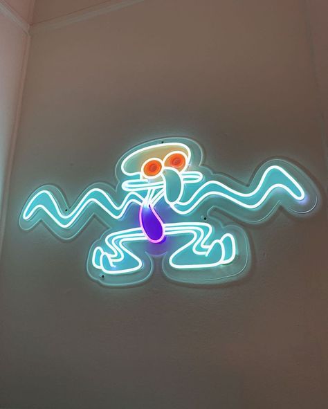 Radikal Neon ⚡️ on Instagram: “If there's anyone left out there able to cut some shapes tonight, throw down a few squiddy's for us 💃🕺” Funky House Decor Vintage, Spongebob Room Decor, Unique House Decor, Funny Room Decor, Cartoon Decor, Funny Furniture, Cartoon Home, Neon Wall Art, Animation Character