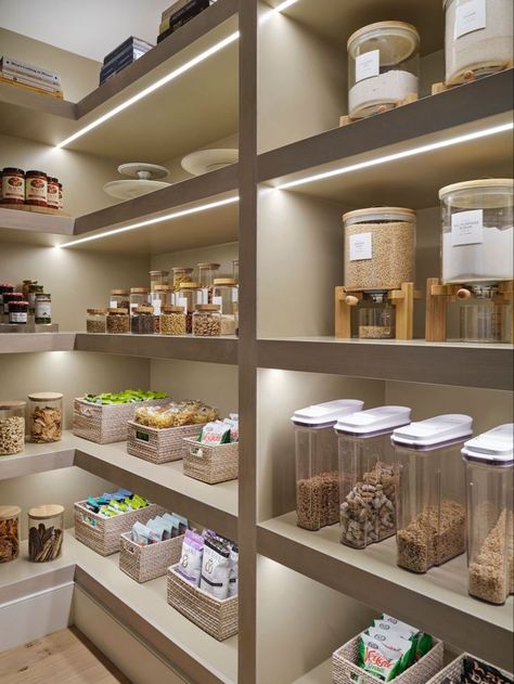 Pantry Aesthetic, Wall Of Storage, Luxury Pantry, House Pantry, Pantry Room, Organized Pantry, Desain Pantry, Dream Life House, Homes Interior