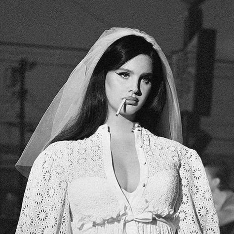 Ultraviolence Album, Square Pic, Lana Del Rey Ultraviolence, Funny Art Prints, Lana Rey, Bow Wallpaper, Elizabeth Grant, Closer Quotes Movie, Lana Del Ray