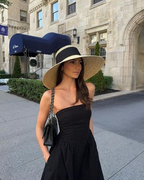 Bianca’s Lifestyle Birkin Mom, Riviera Chic, French Riviera Style, Riviera Style, Italian Summer Outfits, Characters Aesthetic, Classy Hats, Elegant Lifestyle, Classy Summer Outfits