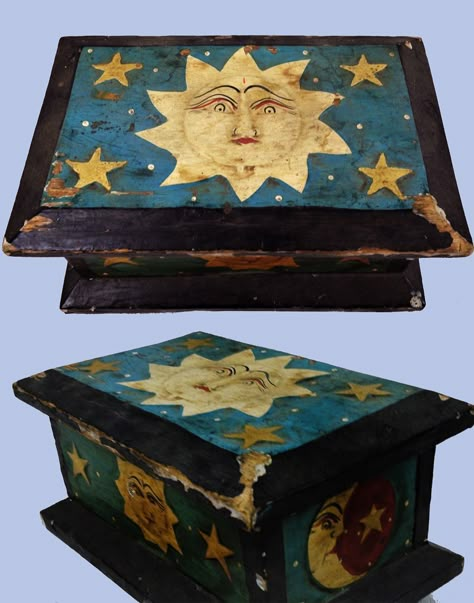 Painting Trinket Boxes, Trinket Boxes Wooden Painted, Moon And Stars Painted Furniture, Painted Box Aesthetic, Painted Trinket Boxes Diy, Wood Box Painting Ideas Aesthetic, Celestial Folk Art, Cute Painted Boxes Ideas, Diy Trinket Box Ideas