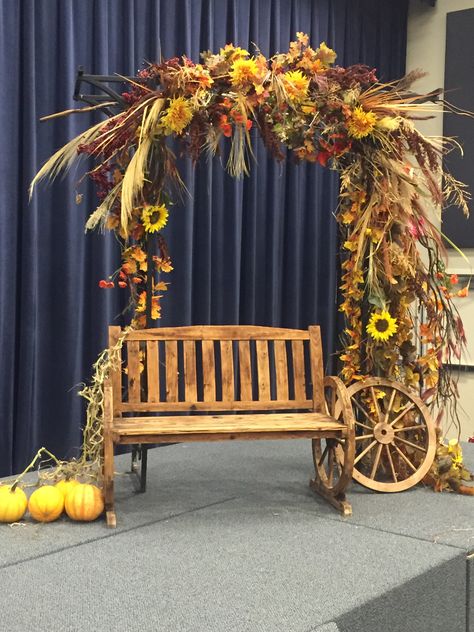 Fall Church Decorations, Thanksgiving Church Decorations, Indoor Halloween Decor Ideas, Porch Decor Halloween, Fall Photo Booth, Halloween Coffee Bar, Fall Yard Decor, Fall Backdrops, Dance Decorations