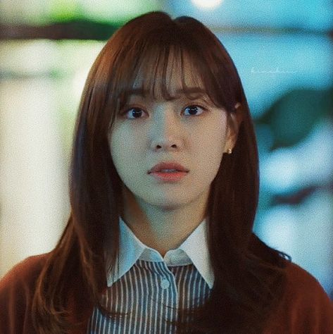 a business proposal kdrama Shin Hari Kdrama Hairstyle, Shin Ha Ri Hairstyle, Shin Hari Kdrama Hair, Long Hairstyles With Layers, Shin Hari, Hairstyles With Layers, Korean Bangs, A Business Proposal, Se Jeong