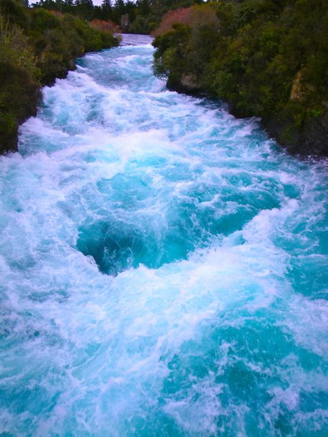 woosh Rushing Water, Bio Sculpture, Water Aesthetic, Water Element, No Credit, Kind Heart, Ocean Beach, Infj, Nature Pictures