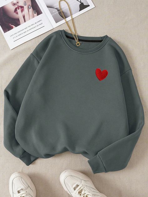 Heart Type, Drop Shoulder Sweatshirt, Fabric Heart, Dropped Shoulder Sweatshirt, Embroidery Sweatshirt, Handmade Embroidery, Purple Fashion, Sweatshirt Designs, White Sweatshirt