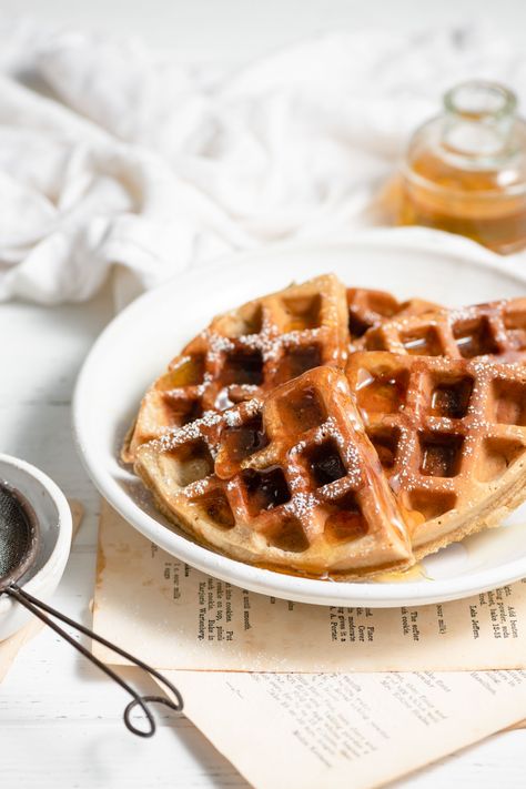 Waffle Photography, America Breakfast, Waffles Photography, Peanut Butter Waffles, Breakfast Pictures, Banana Waffles, Waffle Ingredients, Breakfast Photography, Banana Slices