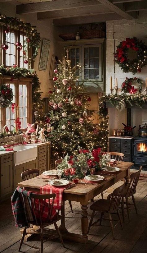 Tradition Christmas Decor, 1900 Christmas Decor, Old House Christmas Decor, Cozy Traditional Christmas Aesthetic, Sliding Door Christmas Decor, Vintage Cozy Christmas Aesthetic, Vintage Xmas Decor, Christmas Classic Decor, Christmas Cottage Aesthetic