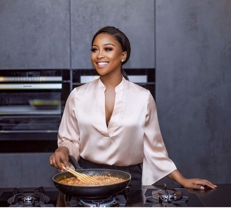 (The Magazine Plus Editorial):- Miami, Florida May 21, 2021 (Issuewire.com) - Celebrity chef and influencer, Lorna Maseko has been coined the most influential Celebrity Chef Aesthetic, Chef Photoshoot Ideas Black Women, Chef Photoshoot Ideas, Cooking Photoshoot, Kitchen Shoot, Chef Photoshoot, Lifestyle Management, Chef Pictures, Food Photoshoot