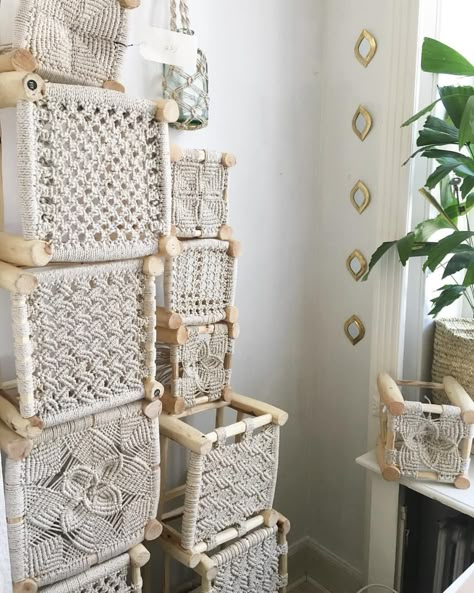 Diy Macrame Projects, Macrame Furniture, Art Macramé, Macrame Chairs, Tutorial Macramé, Makramee Diy, Macrame Knots Pattern, Seni Dan Kraf, Macrame Curtain