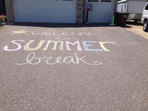 Last day of school driveway chalk Last Day Of School Chalk Art, Last Day Of School Fun, Driveway Chalk, Kids Summer Schedule, School Traditions, Chalk Design, Summer Schedule, Summer Fun For Kids, School Daze