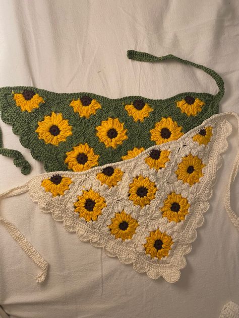 Sunflower Bandana🌞 Bandana Crochet Pattern Free, Hair Kerchief, Triangle Bandana, Kerchief Hair, Sunflower Headband, Sunflower Crochet, Bandana Hair, Daisy Hair, Crochet Bandana