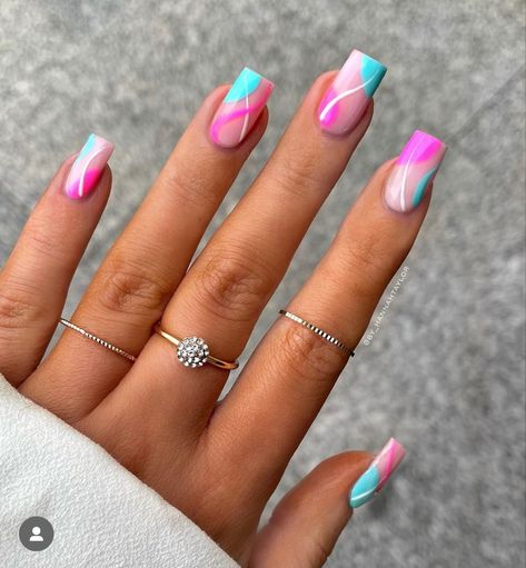 Dot Nail Art Designs, Nail Spring, Nail Fall, Nail Summer, Holiday Acrylic Nails, Fingernail Designs, Summery Nails, Girly Acrylic Nails, French Tip Acrylic Nails