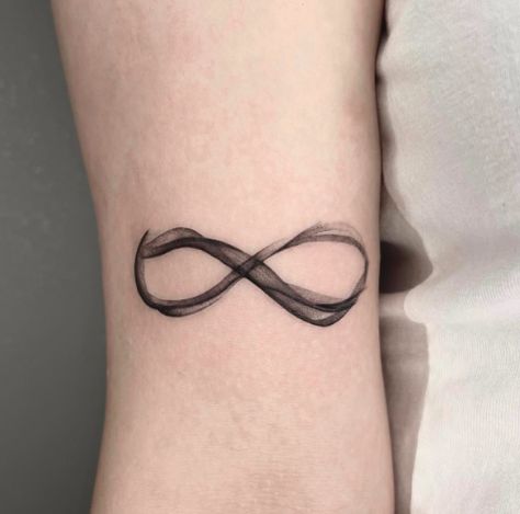 Infinity Tattoo Men, Infinity Tattoo For Men, Infinity Sign Tattoo, Infinite Tattoo, Tattoo Infinity, Infinity Symbol Tattoo, Strong Tattoos, Tatuagem Masculina Pequena, Infinity Tattoo Designs