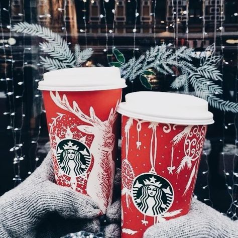 wholesome Christmas on Instagram: “I'm so excited! My friend and I ate going to buy Christmas candles today! • Love you guys! • 🎄🎅☕🍪❄⛄ • • Please give credit if repost! I…” Starbucks Christmas Cups, Starbucks Wallpaper, Christmas Bucket, Christmas Cups, Christmas Apps, Xmas Wallpaper, Christmas Collage, Holiday Cups, Starbucks Christmas