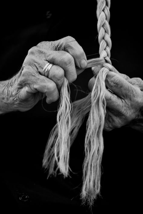 Working Hands, Hand Photography, Hand Reference, Old Woman, Aging Gracefully, White Photography, Black And White Photography, Two Hands, Photography Inspiration