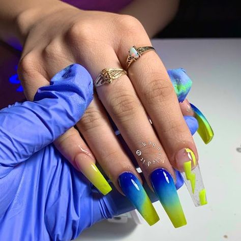 Degradado. Azul. Verde. Trasparencias. Diseño. Wanna Recreate, Long Acrylic Nail Designs, Her Nails, Glam Nails, Neon Nails, Fire Nails, Coffin Nails Designs, Pretty Acrylic Nails, Dope Nails