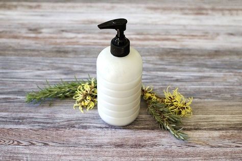 Tea Tree Oil Shampoo Diy, Hair Growth Shampoo Products, Hair Growth Recipes, Tea Tree Oil Shampoo, Rid Of Dandruff, Coffee Facial, Coconut Shampoo, Hair Growth Foods, Tea Tree Shampoo