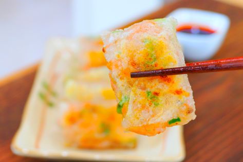 Crispy Shrimp Dumplings with Rice Paper - CiCi Li, Asian Home Cooking Shrimp Egg Rolls, Rice Paper Recipes, Shrimp Wonton, Dim Sum Recipes, Shrimp Spring Rolls, Shrimp Dumplings, Shrimp Rolls, Wonton Recipes, Crispy Shrimp