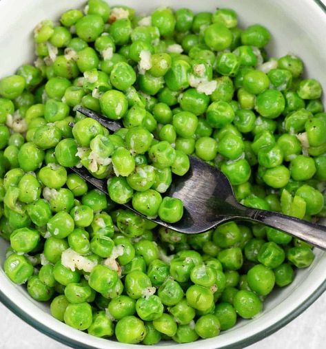 Butter Peas Recipe Butter Peas Recipe, Frozen Peas Recipe, Butter Peas, Buttered Peas, Peas Recipes, Bbq Chicken Pasta, Lemon Rosemary Chicken, Peas Recipe, Southern Recipes Soul Food