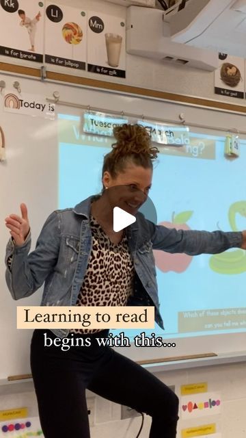 Lindsay / Early Years Literacy Specialist on Instagram: "‼️Want your learner to read??? Start with sounds first ‼️  A key skill in getting our learners to become great readers is for them to be able to hear and manipulate sounds in words (we call this phonemic awareness) 💡  Drop the word 🛝 SLIDE 🛝 below ⬇️ and I will send you the link to my Phonemic Awareness slides (as shown here ⬆️)  Whether it be initial letter sounds (bat OR ball) or digraphs (shell OR ship) I ✨ALWAYS ✨introduce my phonics skills with phonemic awareness (sounds) FIRST, then connecting it with print (the letters). To be honest it’s been a game changer 💜  Research tells us that teaching Phonemic Awareness can help ALL learners improve their reading, especially when the skill’s taught are explicit and later applied to How Does Learning Happen, Phonemes Activities, Phonological Awareness Games, Letter Sound Games, Teaching Alphabet, Phonemic Awareness Games, To My Teacher, Phonetic Sounds, Literacy Specialist