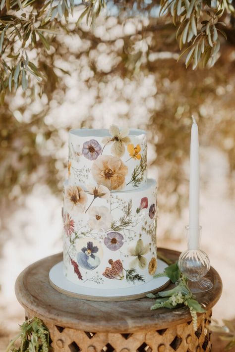 Boho Wedding Cake, Floral Wedding Cake, Buttercream Wedding Cake, White Wedding Cakes, Wedding Cake Stands, White Wedding Cake, Wedding Cakes With Flowers, Wedding Cake Inspiration