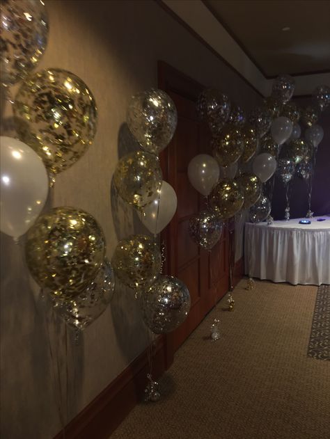 All That Glitters Is Gold Party, Glam Party Decorations, Balloons With Lights, Gold Glitter Balloons, Golden Birthday Parties, Golden Party, Lighted Centerpieces, Gold Decorations, Deco Champetre