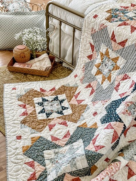 A New Look for the Castle Garden Quilt — Sharon Holland Designs Patchwork, Quilt Patterns For Beginners, Sharon Holland, Cottage Quilt, Heirloom Quilt, Cozy Quilts, Castle Garden, Cute Quilts, Garden Quilt