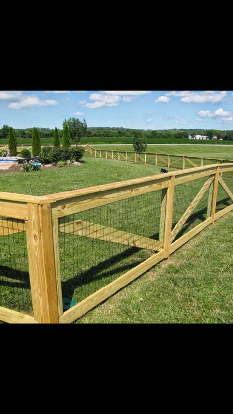 Strong Fence Ideas, Privacy Fence Ideas Acreage, Cabin Fencing Ideas, Dog Fence Large Yard, Large Acreage Fencing, Affordable Backyard Fence Ideas, Large Fenced In Backyard Ideas, Big Fenced In Backyard, Large Backyard Fence Ideas