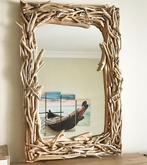 Creative Mirror Frame Ideas, Art Deco Mirror Wall, Wood Frame Art, Mirror Wood Frame, Art Deco Spiegel, Beach Wood Wall, Beach Mirror, Decorative Bathroom Mirrors, Driftwood Frame