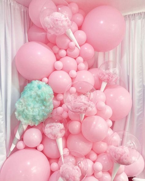 Maggie Creative Designs Inc on Instagram: “This Cotton Candy set up is just too sweet ! 🍬 Enjoyed making these cute cotton candy bubbles and garland for @thecreativeheartstudio ‘s…” Cotton Candy Themed Birthday Party Decorations, Cotton Candy Balloon Garland, Candy Themed Baby Shower Ideas, Cotton Candy Party Decorations, Cotton Candy Decorations, Candy Bubbles, Prom Committee, Cute Cotton Candy, Balloon Bar