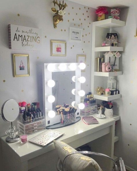 Some day I will have my vanity! Makeup Room Ideas, Glam Room, Room Goals, Room Redo, Makeup Room, Teen Room, Beauty Room, A Mirror