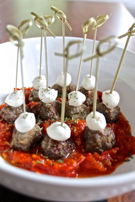 Meatballs on a Stick - an easy recipe for an appetizer to serve at your next party | via The Kittchen Meatballs On A Stick, Recipe Appetizers, Best Meatballs, Party Appetizers, Thanksgiving Appetizers, Carrot Juice, Appetizer Salads, On A Stick, Christmas Appetizers