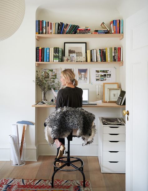 Office Nook In Living Room Small Spaces, Dining Office Combo, Office Alcove, Office Cubby, Cat Palace, Mood Room, Office Basement, Desk Nook, Basement Office