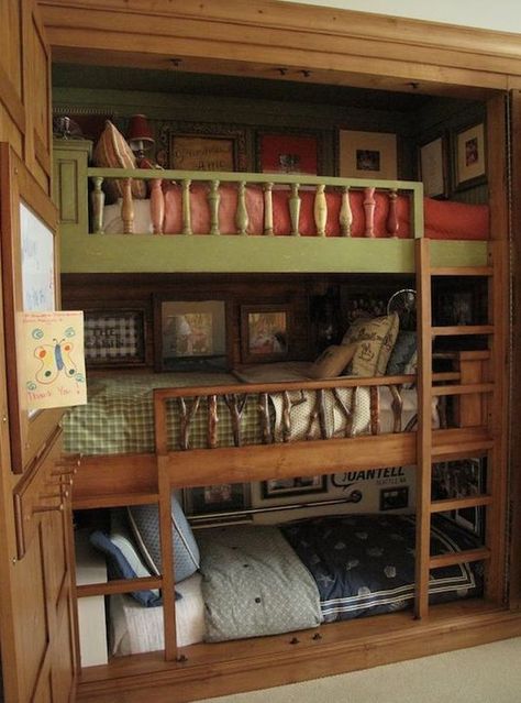 Saving Space And Staying Stylish With Triple Bunk Beds Muted Maximalism, Modern Bunk, Minimalist Cottagecore, Custom Bunk Beds, Farmhouse Apartment, Triple Bunk Beds, Triple Bunk, Recreational Room, Bunk Rooms