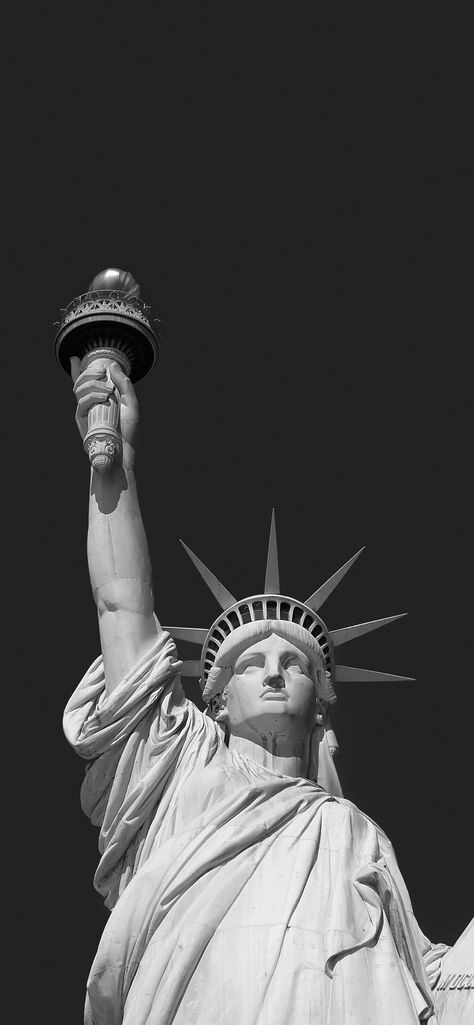 Liberty Wallpaper, Iphone Wallpaper Ocean, Bridge Wallpaper, New York Statue, Attractive Wallpapers, Blue Butterfly Wallpaper, New York Wallpaper, Black And White Photo Wall, Wallpaper Stores