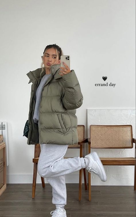 Green Puffer, Autumn Fits, Jacket Outfit, Mode Inspo, 가을 패션, Fit Inspo, Winter Fashion Outfits, Fall Winter Outfits, Outfits Casuales