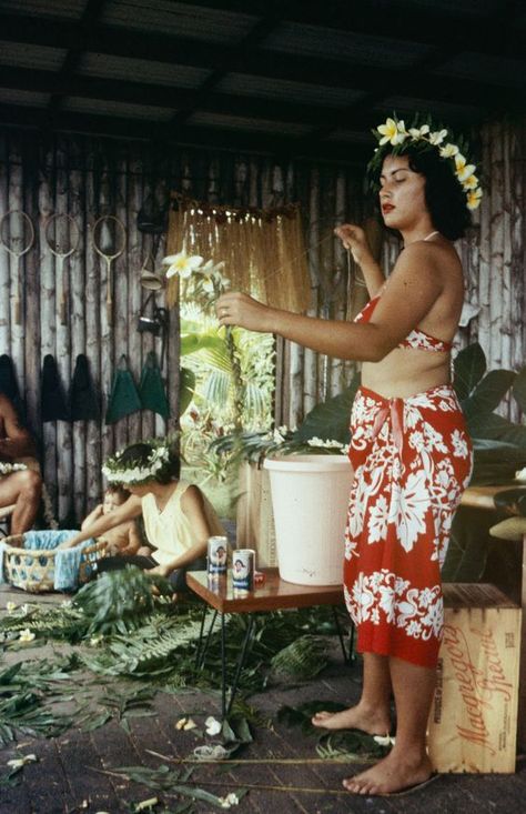 Hawaiian History, Hula Dancers, Hawaiian Culture, Polynesian Culture, Vintage Hawaii, Hawaiian Outfit, Vintage Hawaiian, Island Style, Hawaiian Style