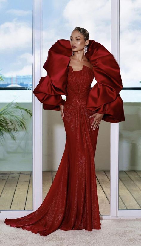 Evening Gowns Runway, Luxury Red Gown For Dress-up, Luxury Glamorous Red Evening Dress, Luxury Designer Red Dresses, Luxury Chic Red Gown, Luxury Avant-garde Ruffled Dresses, Celebrity Yearbook Photos, Celebrity Yearbook, Carpet Outfits